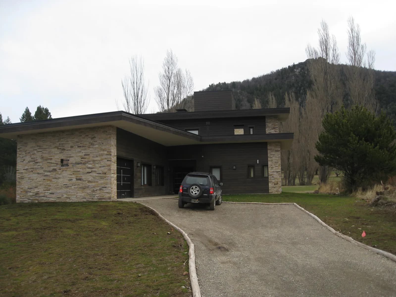 Casa moderna sobre el golf (hoyo 6) - Calle Huepil, Arelauquen